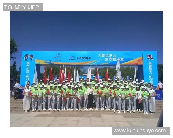 青运男足精彩对决上海静安迎战强敌展现青春风采 青运男足精彩对决上海静安迎战强敌展现青春风采