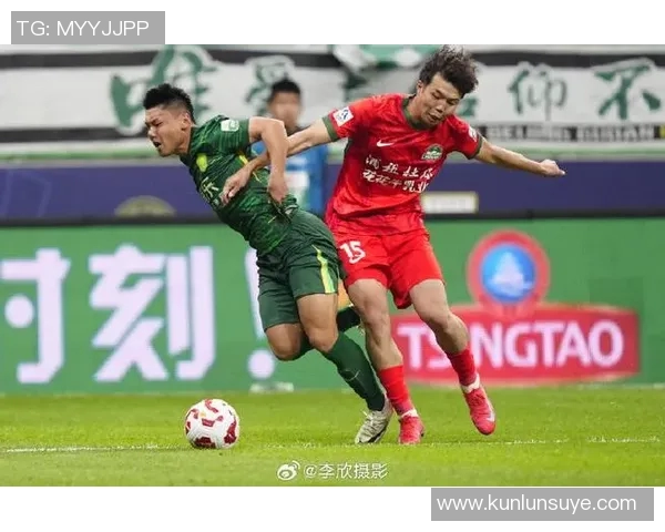 天津天海迎战河南建业争夺中超联赛关键三分的激烈对决 天津天海迎战河南建业争夺中超联赛关键三分的激烈对决