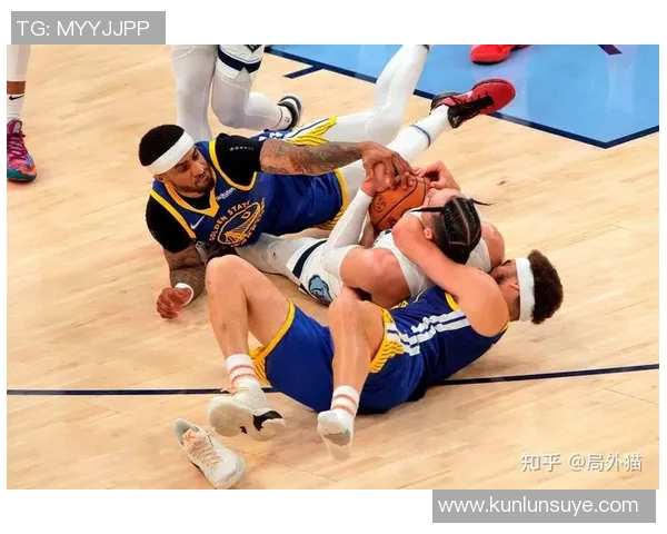 勇士与灰熊激战正酣NBA直播精彩瞬间回顾与分析 勇士与灰熊激战正酣NBA直播精彩瞬间回顾与分析