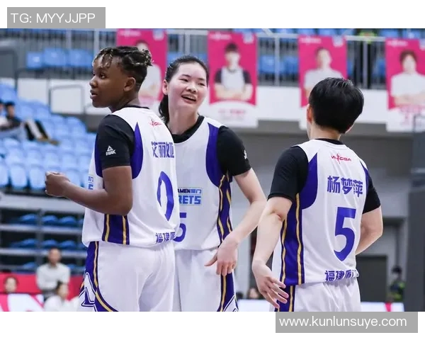 韩国女篮与加拿大女篮激战正酣谁将赢得这场精彩对决